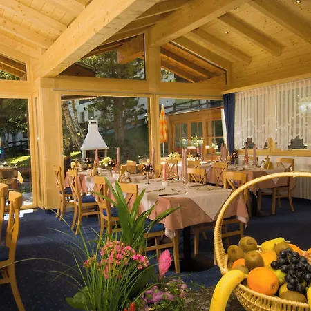 Etoile & Alpenperle Residences מלון 3*