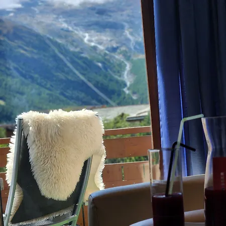 Etoile & Alpenperle Residences מלון 3*